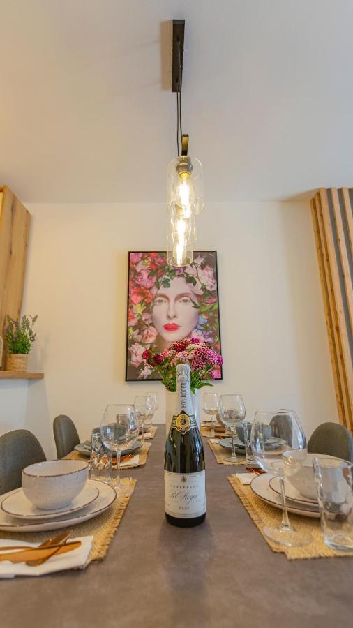 New Delux Green Garden Apartment With Hotube **** Split Eksteriør billede
