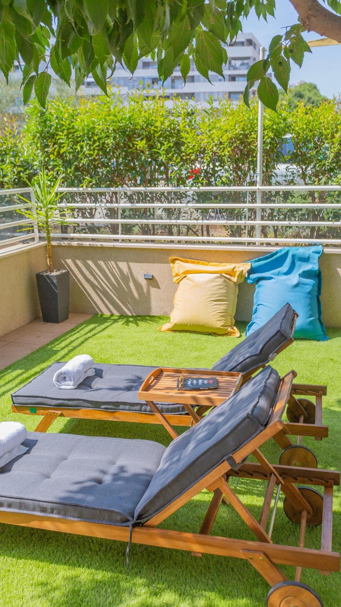 New Delux Green Garden Apartment With Hotube **** Split Eksteriør billede