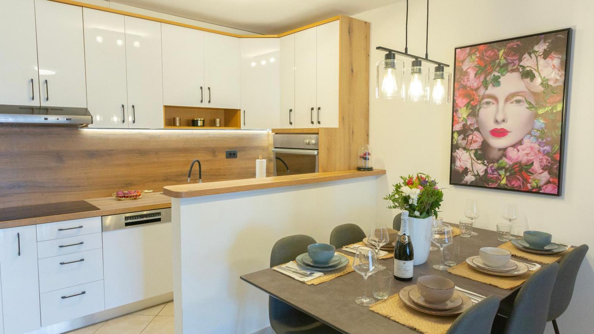 New Delux Green Garden Apartment With Hotube **** Split Eksteriør billede